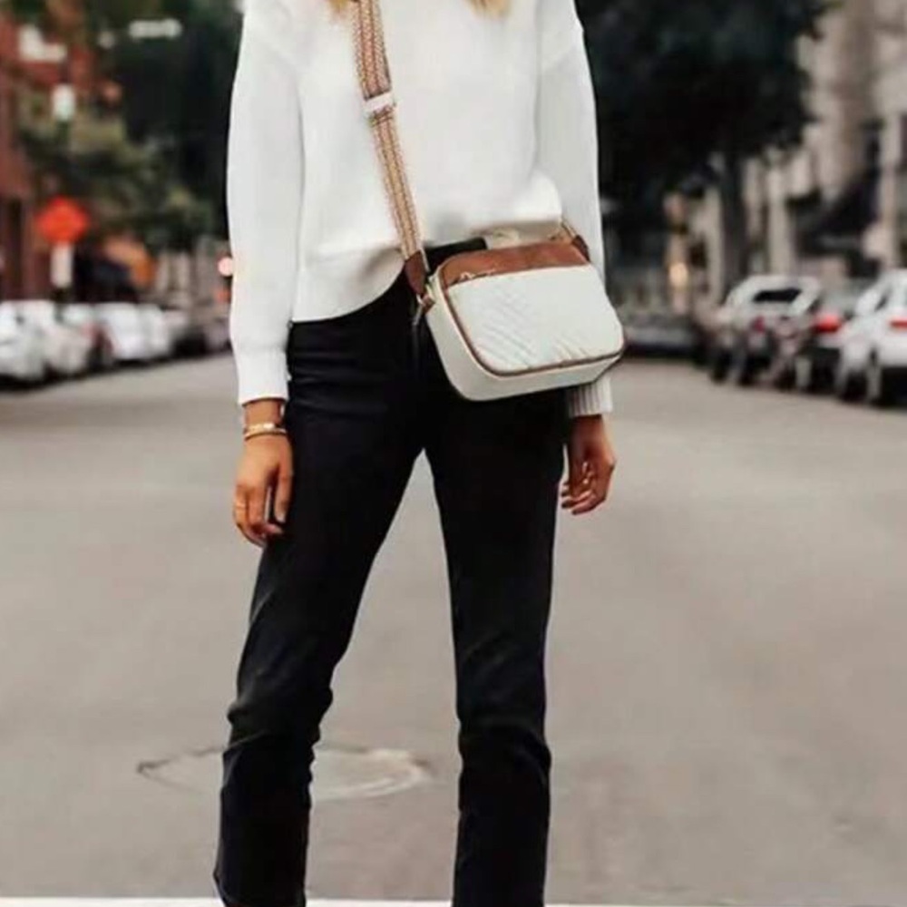 Chic Quilted Crossbody Bag with Wide Strap